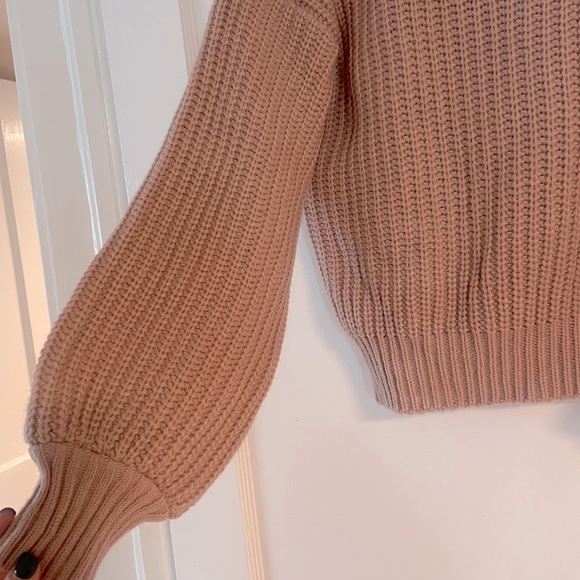 Crop top turtle neck sweater - Picture 3 of 3